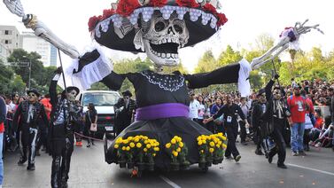 ¿Le gustaría ir a México para el Día de Muertos? ¡La Teja lo lleva!