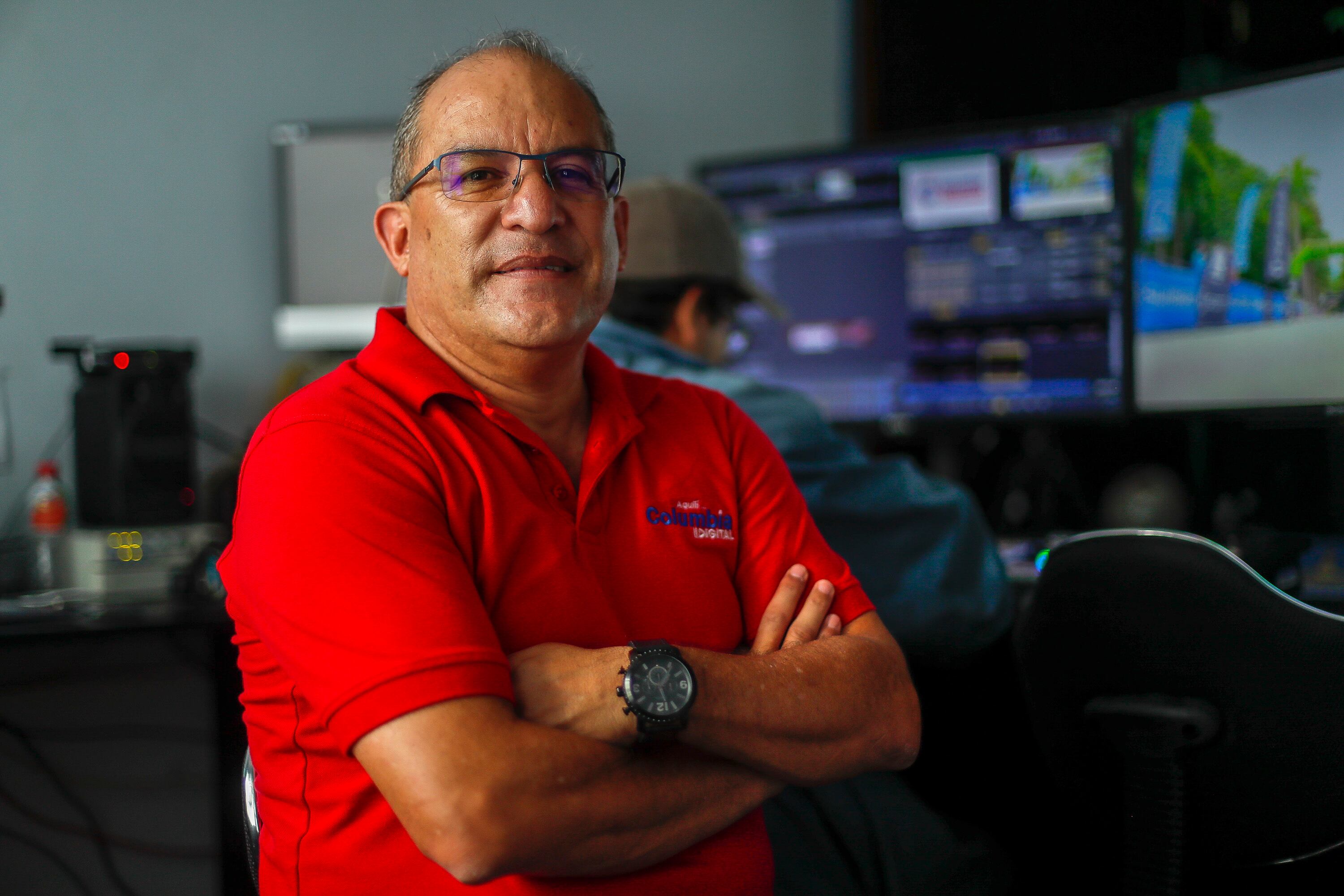 Eduardo Solano sigue sacando pecho y recordó cómo hacía él las estadísticas  en el fútbol | La Teja