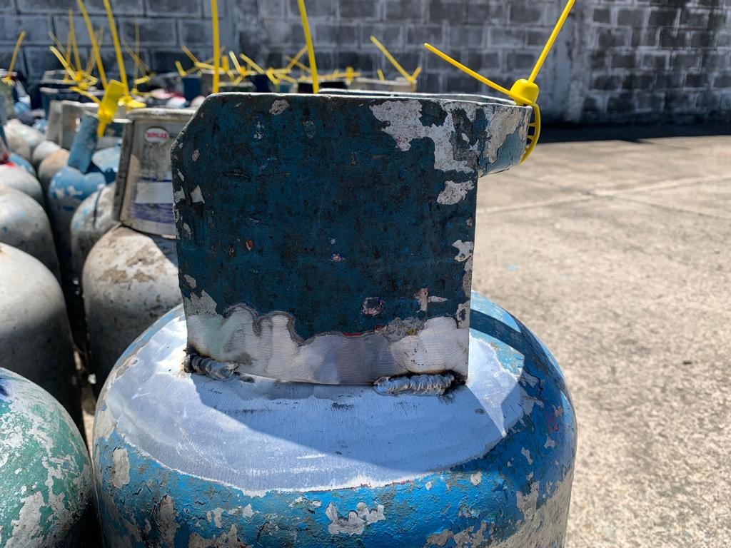 La Autoridad Reguladora de los Servicios Públicos (ARESEP) confirma oficialmente que destruyó 3.778 cilindros de aluminio que fueron usados por muchas familias que cocinan con gas y que estaban en mal estado, durante el primer trimestre de 2023