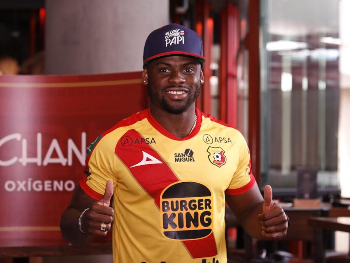 Francis en la presentación de su segunda etapa.