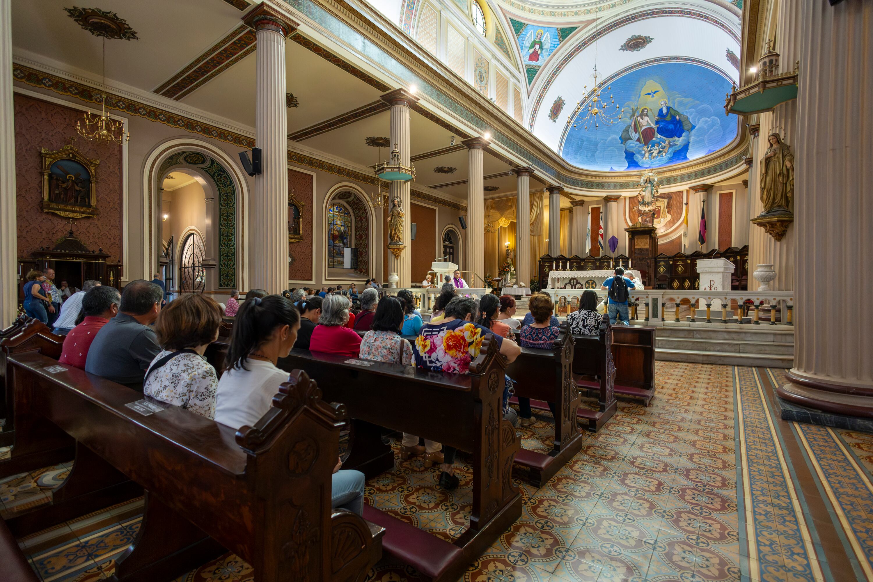 22/03/2024, San José, Catedral Metropolitana, inicio de la jornada de confesiones previo al principio de la semana santa.