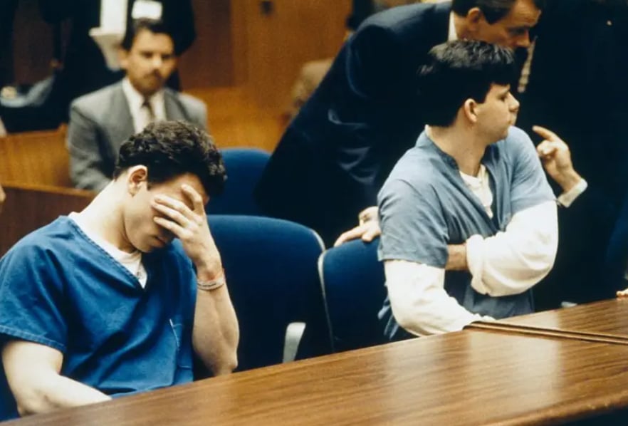 Autoridades revisarían nuevas pruebas en el caso de los hermanos Menéndez.