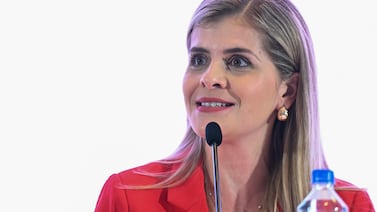 Traspaso de poderes de Laura Fernández enfrenta recurso de amparo por decisión polémica