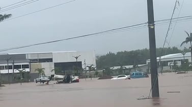 Lluvias azotan durísimo zona norte del país, aguaceros seguirán este viernes