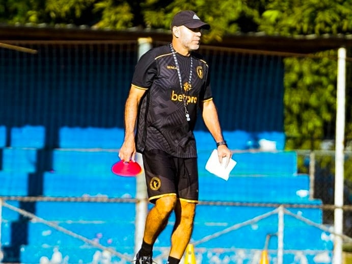Luis Marín en un entrenamiento del Inter FA.