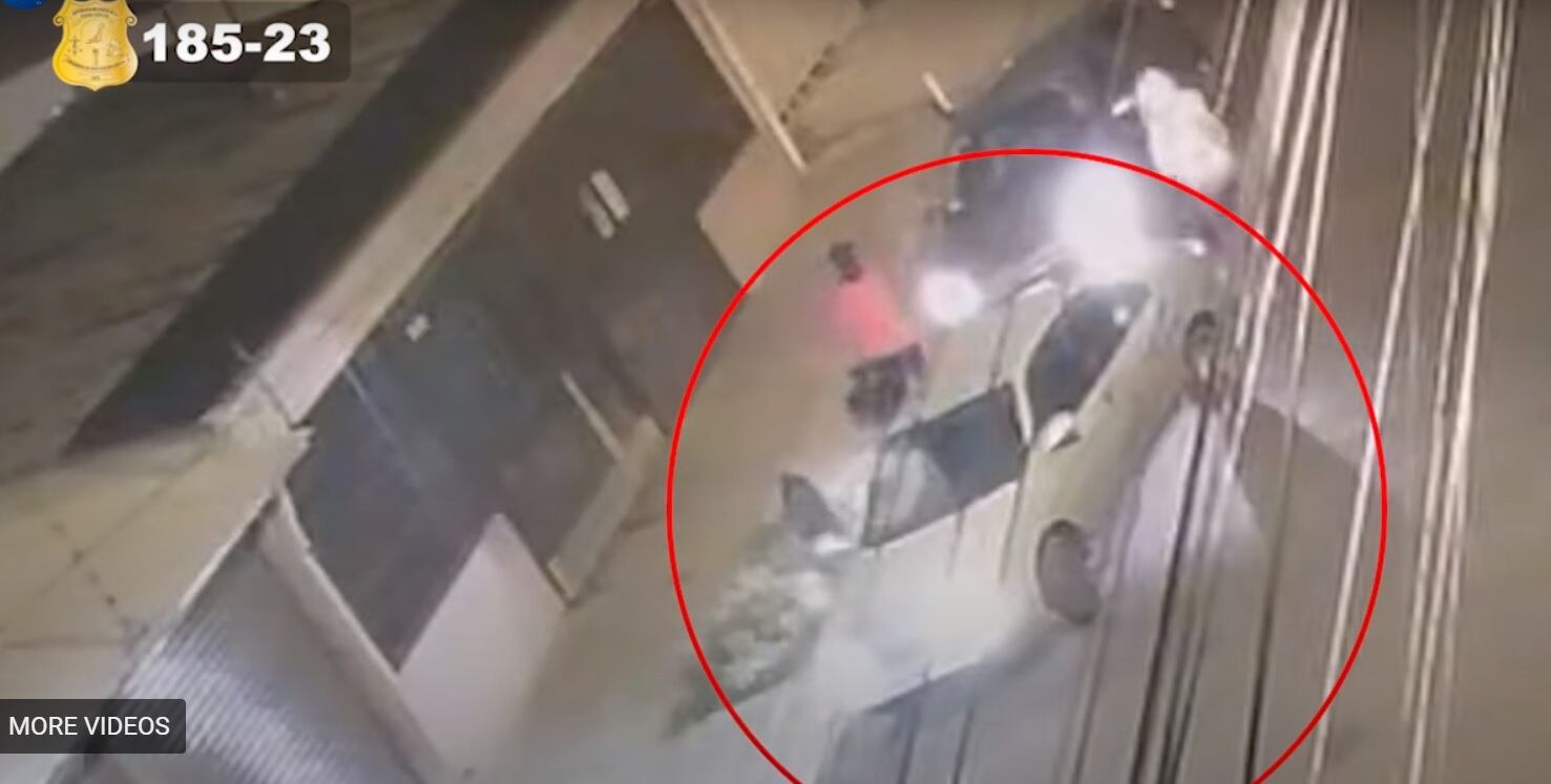 El bajonazo fue grabado por una cámara de seguridad.