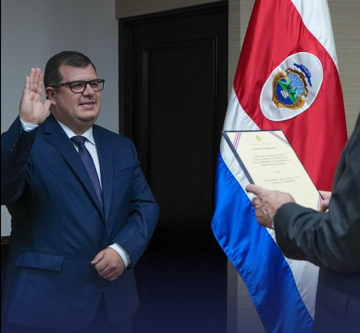 Arnold Zamora fue denunciado este lunes por un presunto delito sexual. Ejerce como ministro de Comunicación desde julio del 2024.