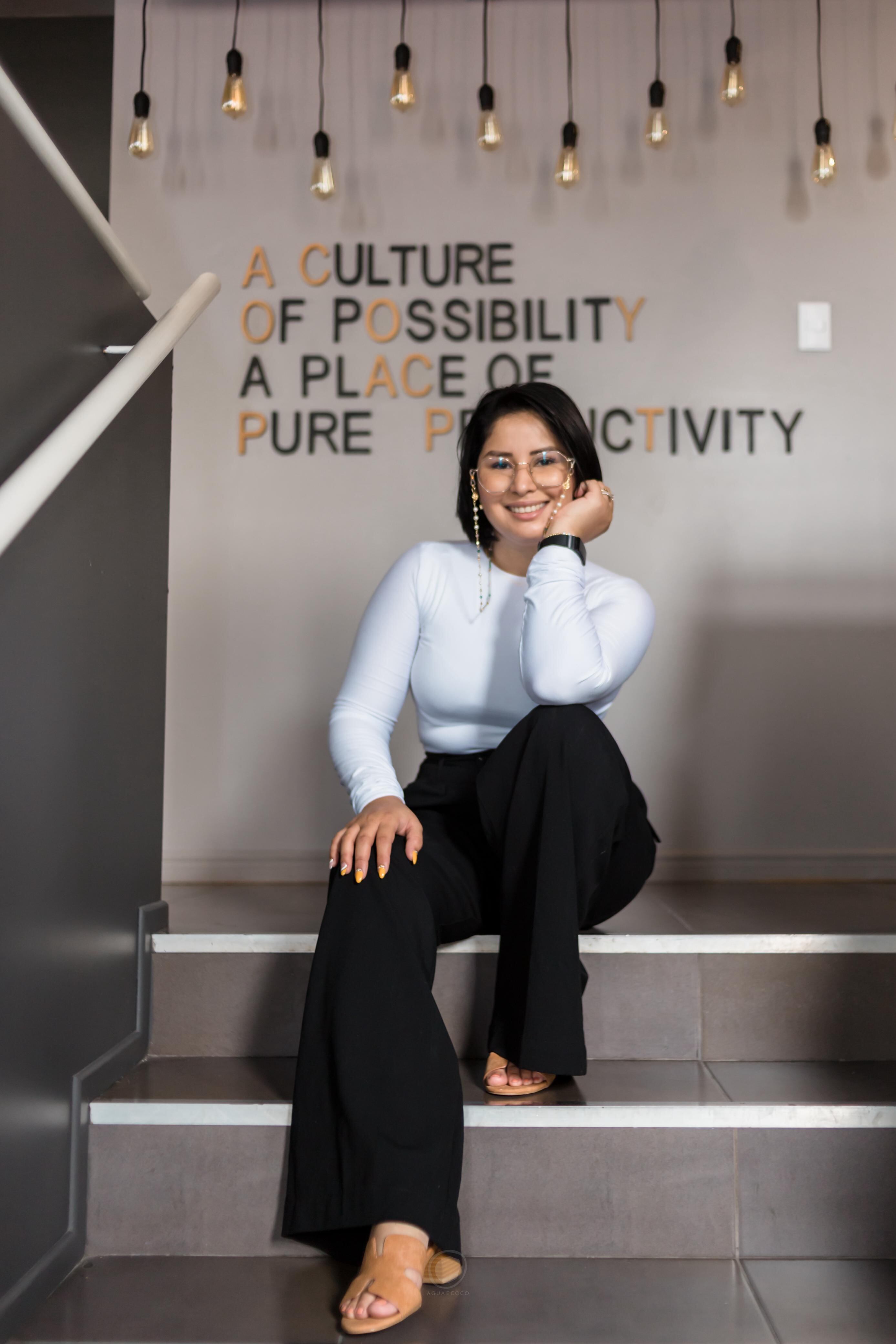 Oxana Mena es una nicaragüense que se superó y ahora tiene una maestría y ayuda a emprendedores