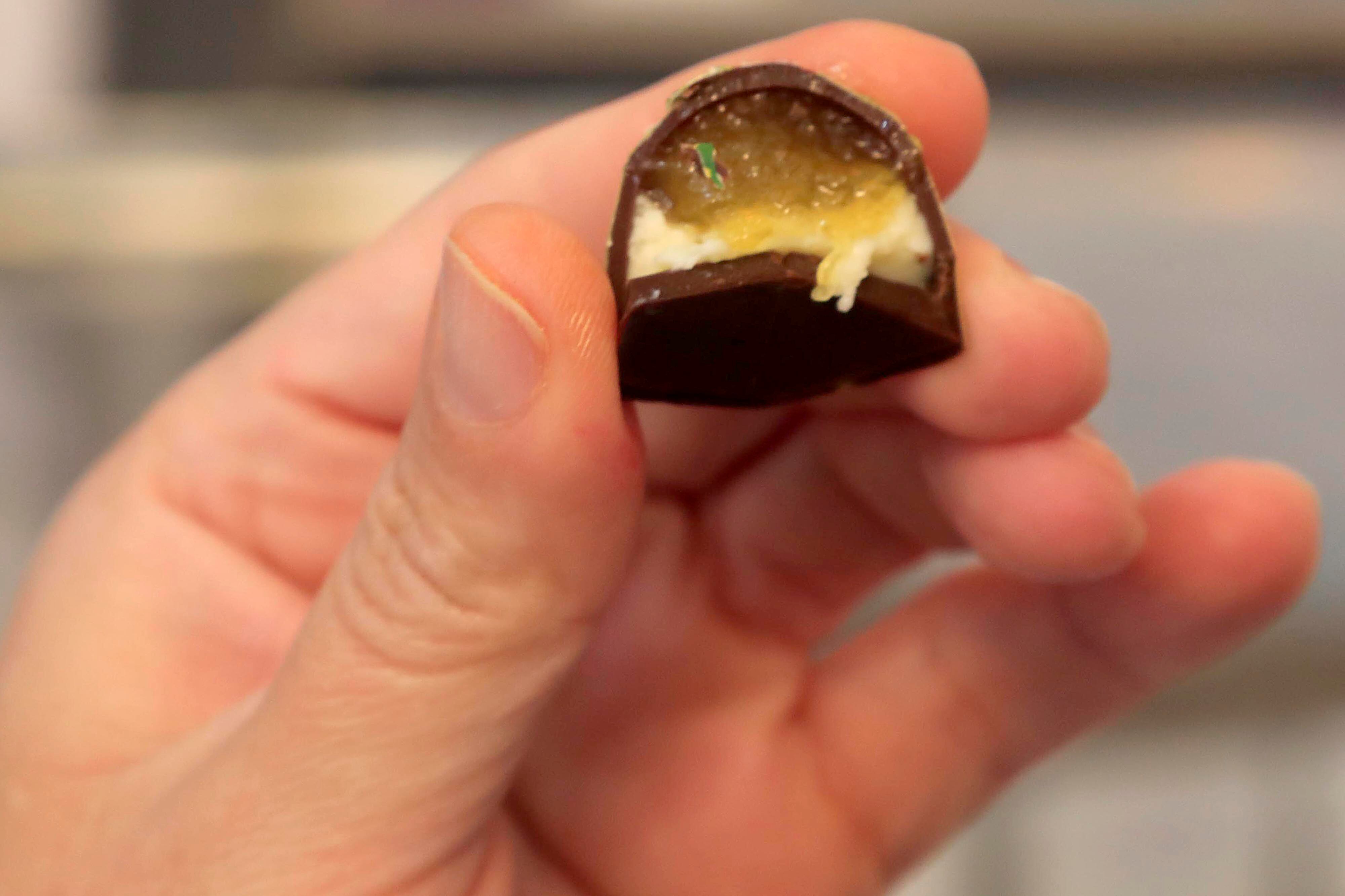 07/09/2023 Centro Comercial del Sur. Chocolatería Bean to Bliss, algo así como del grano a la felicidad absoluta. Son chocolates de autor que incluye los buscados bombones rellenos de gran cantidad de sabores y texturas.