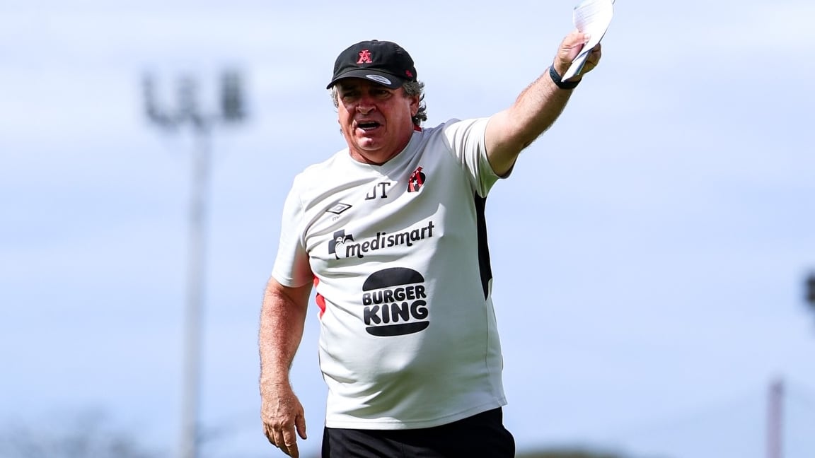 Óscar Ramírez es quien toma la decisión de qué jugador tirará un penal en Liga Deportiva Alajuelense.