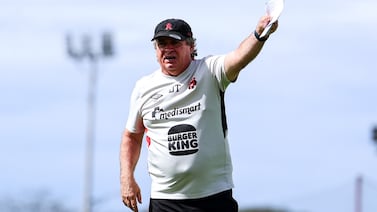 ¿Qué dice Óscar Ramírez sobre la posible salida de uno de sus delanteros?