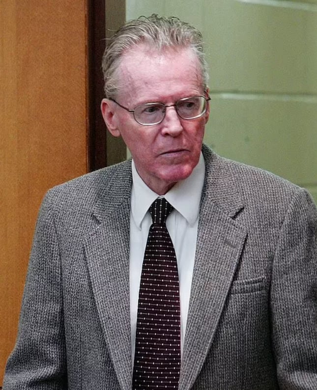 El caso por el asesinato de Lita McClinton de 35 años durante muchos años parecía que iba a quedar en la impunidad, durante 19 años su esposo el gringo multimillonario James Vicent Sullivant de 71 años estuvo en fuga.