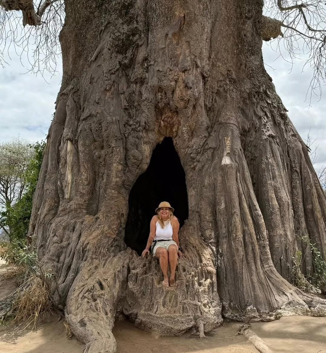 Maricruz Leiva se mostró emocionada durante su viaje por África al observar elefantes y otros animales salvajes.