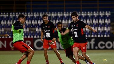 Novia de jugador de Alajuelense mostró los sacrificios que implica andar con un futbolista