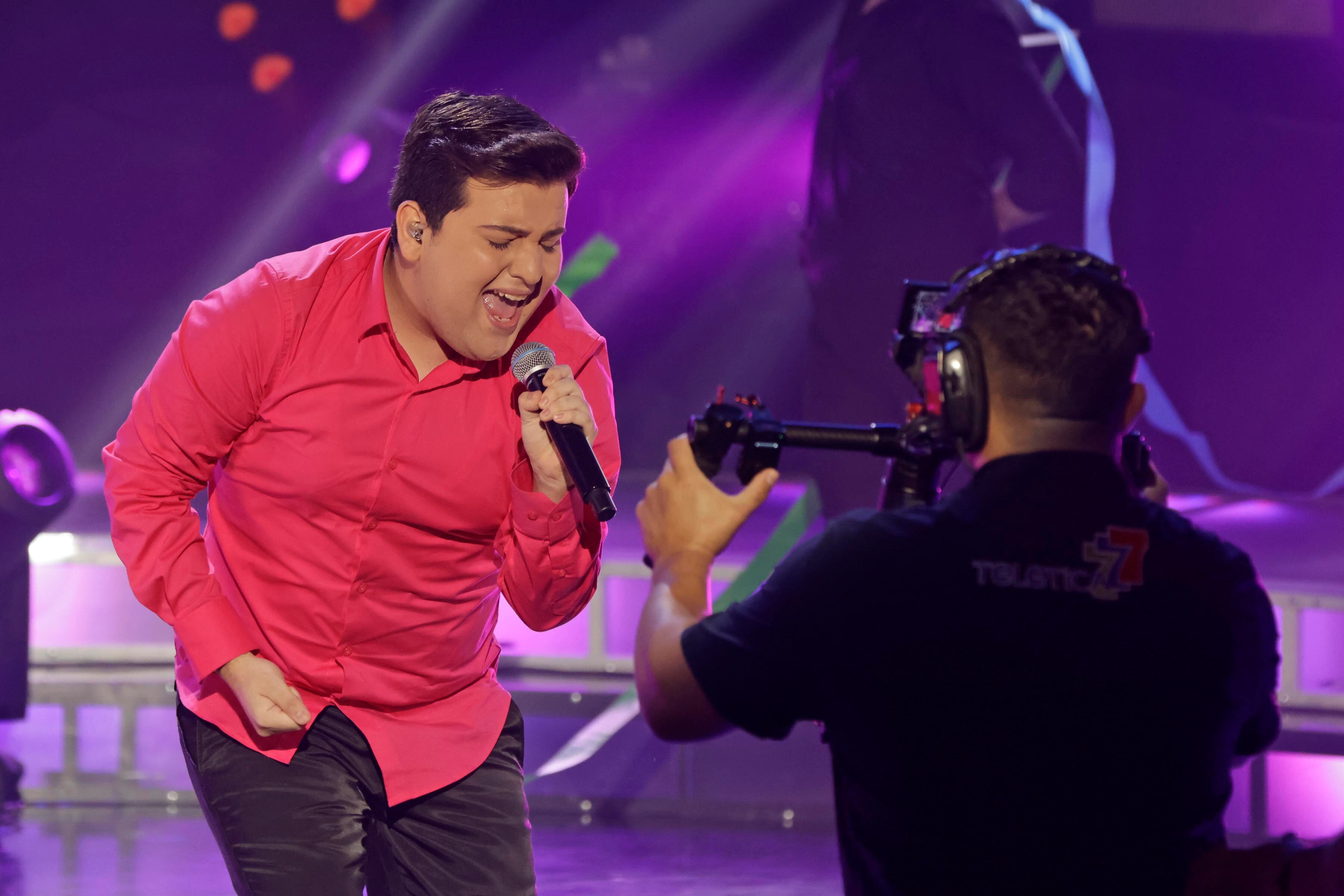 05/11/2023. Teletica, Sabana Oeste. Hora: 07:00 p.m. Gala número 10 de Nace una Estrella, grabada en el estudio Marco Picado de Teletica. En la foto, Jeremy Solís. Fotos: Mayela López