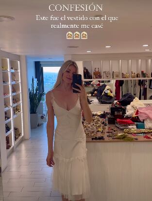 Leonora Jiménez confesó que realmente se casó con este vestido que tenía en su clóset.