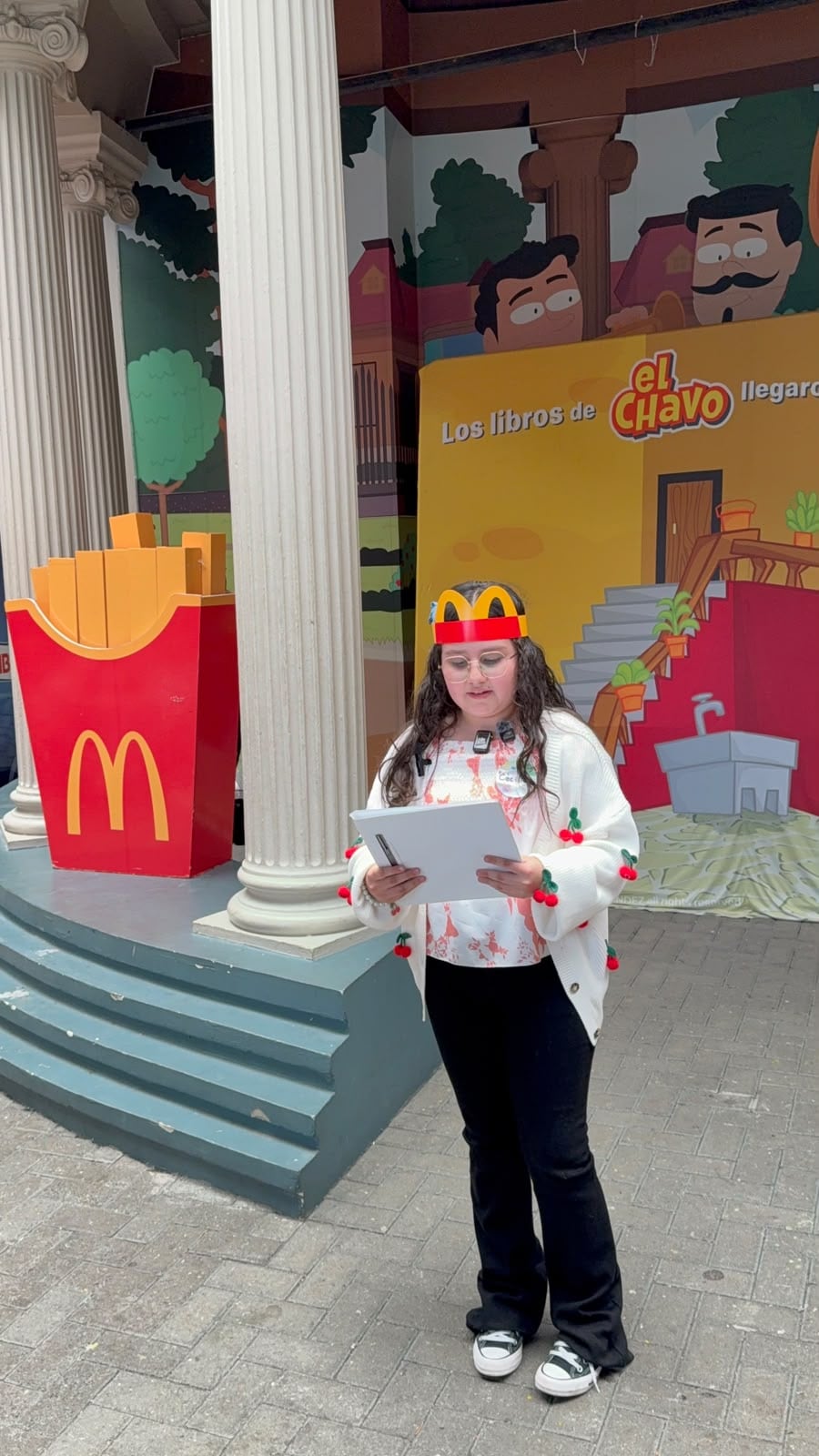 McDonald’s Costa Rica y el Museo de los Niños premiaron a tres niños ganadores de un concurso de cuentos que promovió la lectura y la creatividad infantil. Cada galardonado recibió un iPad como reconocimiento. En la foto, la niña Cecilia Solano Vindas lee el cuento con el que ganó.