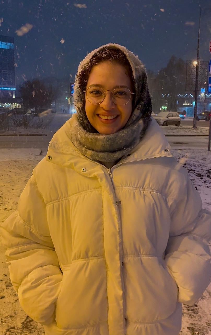 María Celeste Alvarado Durán, de 23 años, recibe el Año Nuevo envuelta en abrigos, nieve hasta las rodillas y temperaturas que descienden hasta 40 grados bajo cero en Rusia donde estudia Ingeniería Aeroespacial