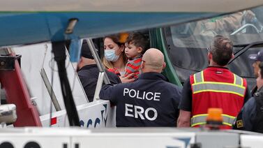 Migrantes deportados por los Estados Unidos ya están en el país, vea las fotografías de la llegada