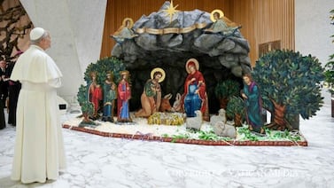 El primer pasito que bendijo León XIV como papa es tico y tiene a la Virgen María embarazada