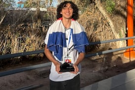Hace Uber ocho horas al día, estudia Ingeniería Eléctrica en la UCR y acaba de ganar la “Copa de Oro” de cohetes en México