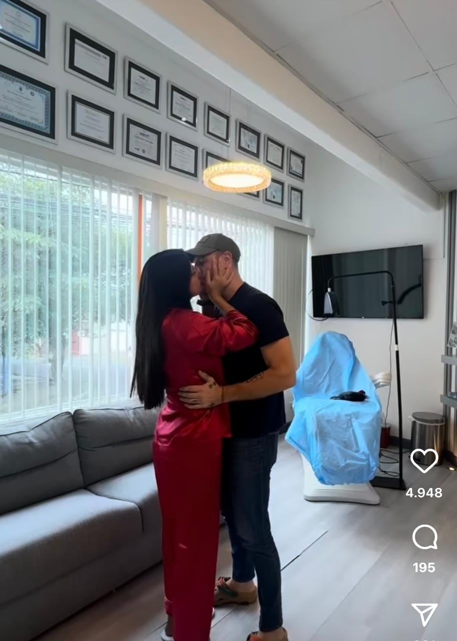 Majo Ulate compartió este miércoles un video con imágenes inéditas de la cirugía estética a la que se sometió hace 11 días y mostró el difícil momento que vivió antes de entrar al quirófano.