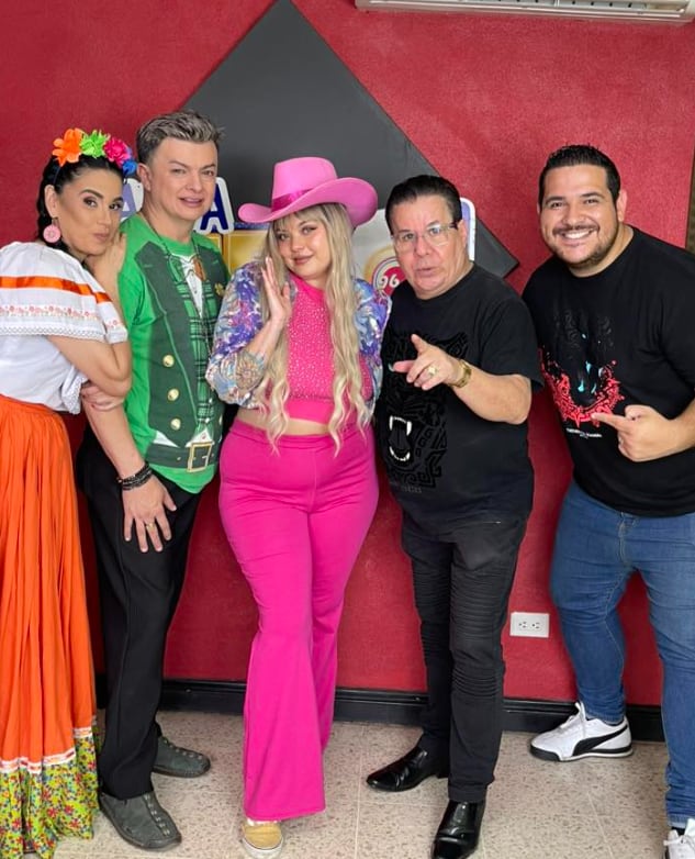 ¡Manda huevo! programa radial de humor que se transmite en radio Centro.