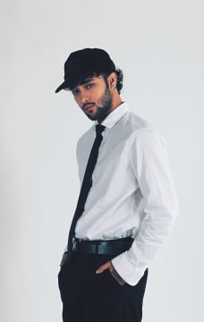 Joel DeLeón se retiró en 2021 de CNCO.