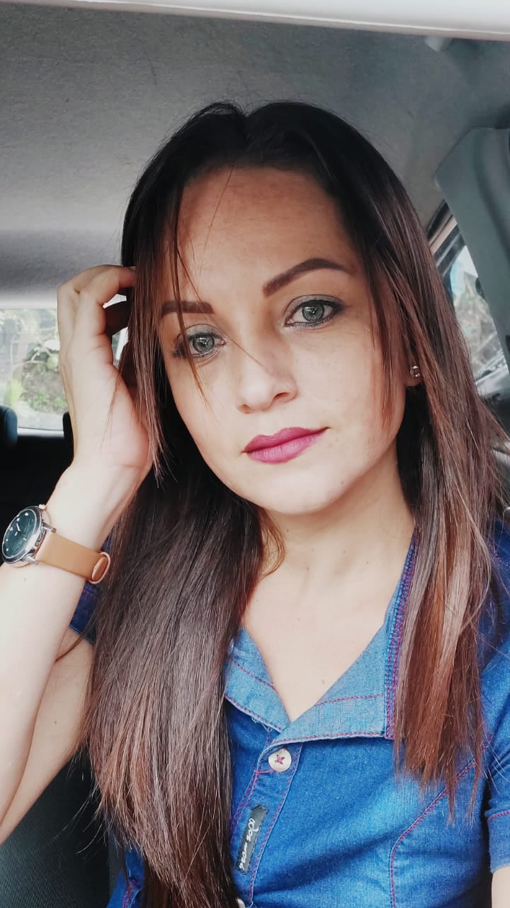 Jenny Salazar Mendoza falleció en accidente, su hijo sobrevivió pero quedó muy mal y desde el hospital dio indicaciones para el funeral. Foto: Cortesía para La Teja