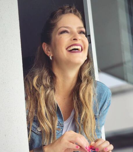 Viviana Calderón es presentadora de televisión