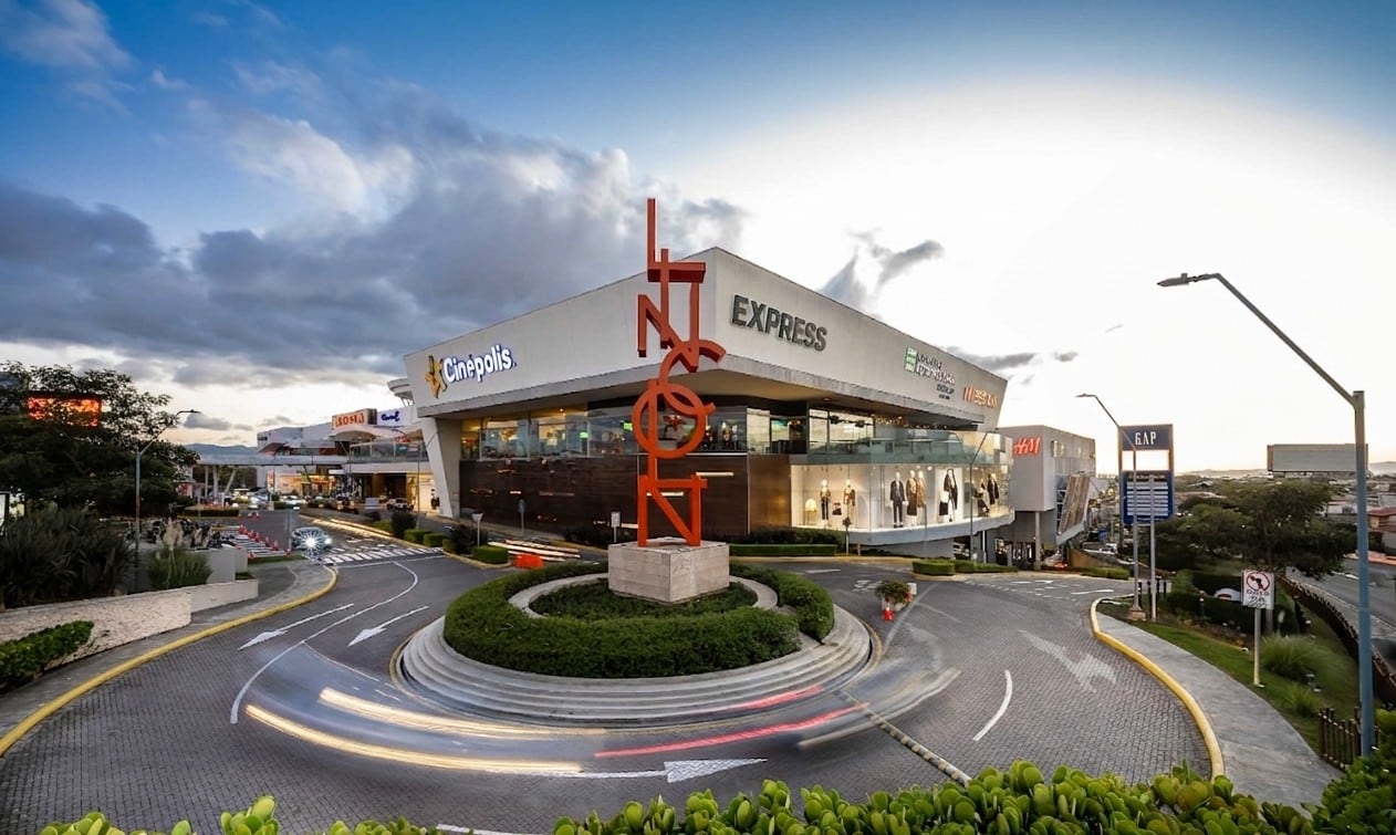 El centro comercial Lincoln Plaza se suma al furor de Los Zumbis y apuesta por crear recuerdos en familia