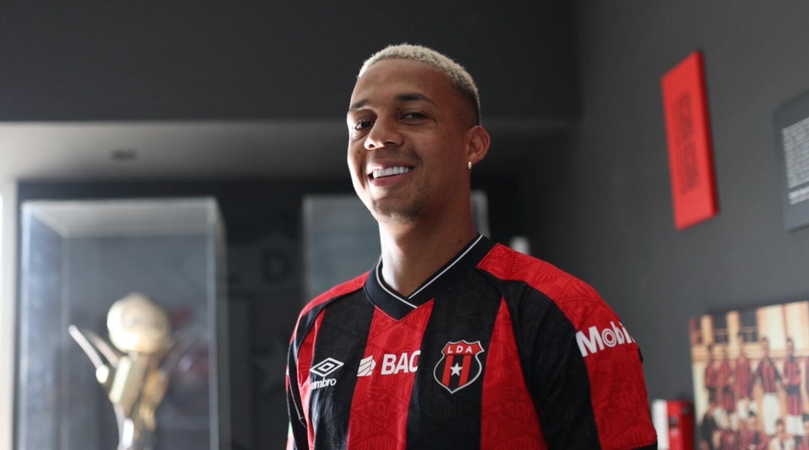Jeison Lucumí firmó por un año con Liga Deportiva Alajuelense.
