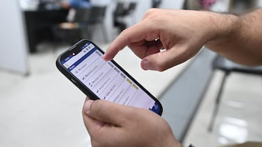 Banco Nacional envía advertencia a usuarios por riesgo con una función de los celulares