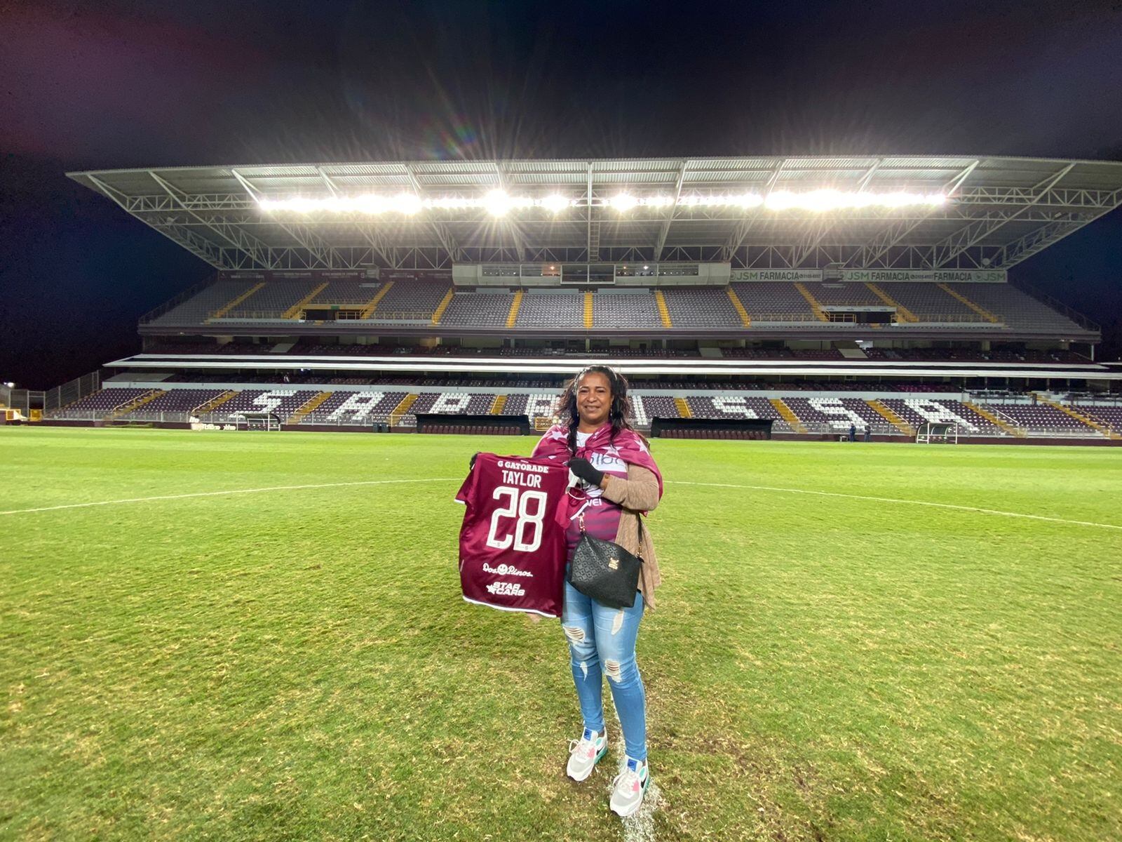 Aida Dosman, mamá del jugador saprissista Gerald Taylor. Cortesía.