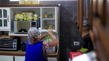 Tener empleada doméstica sin asegurarla puede salirle muy caro: abogada explica las sanciones