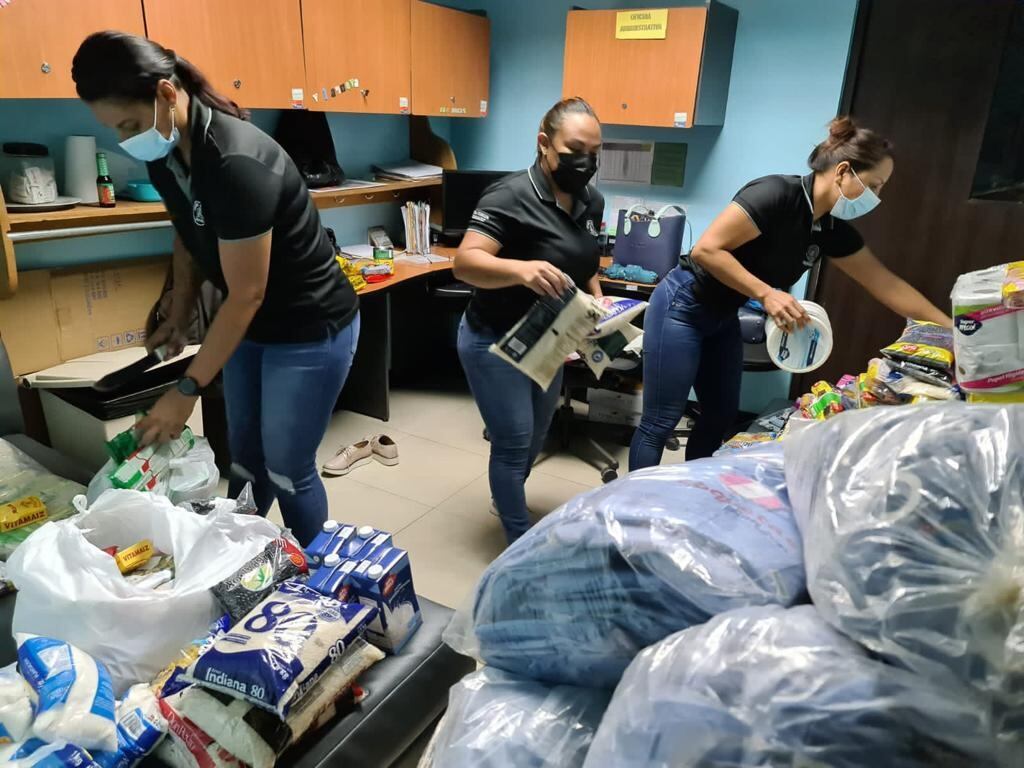 Un grupo de trabajadores del hospital de Upala había hecho planes para disfrutar del fin de semana largo el pasado 24, 25 y 26 de julio, pero las inundaciones cambiaron sus planes y decidieron solidarizarse con las familias, de su cantón vecino Guatuso