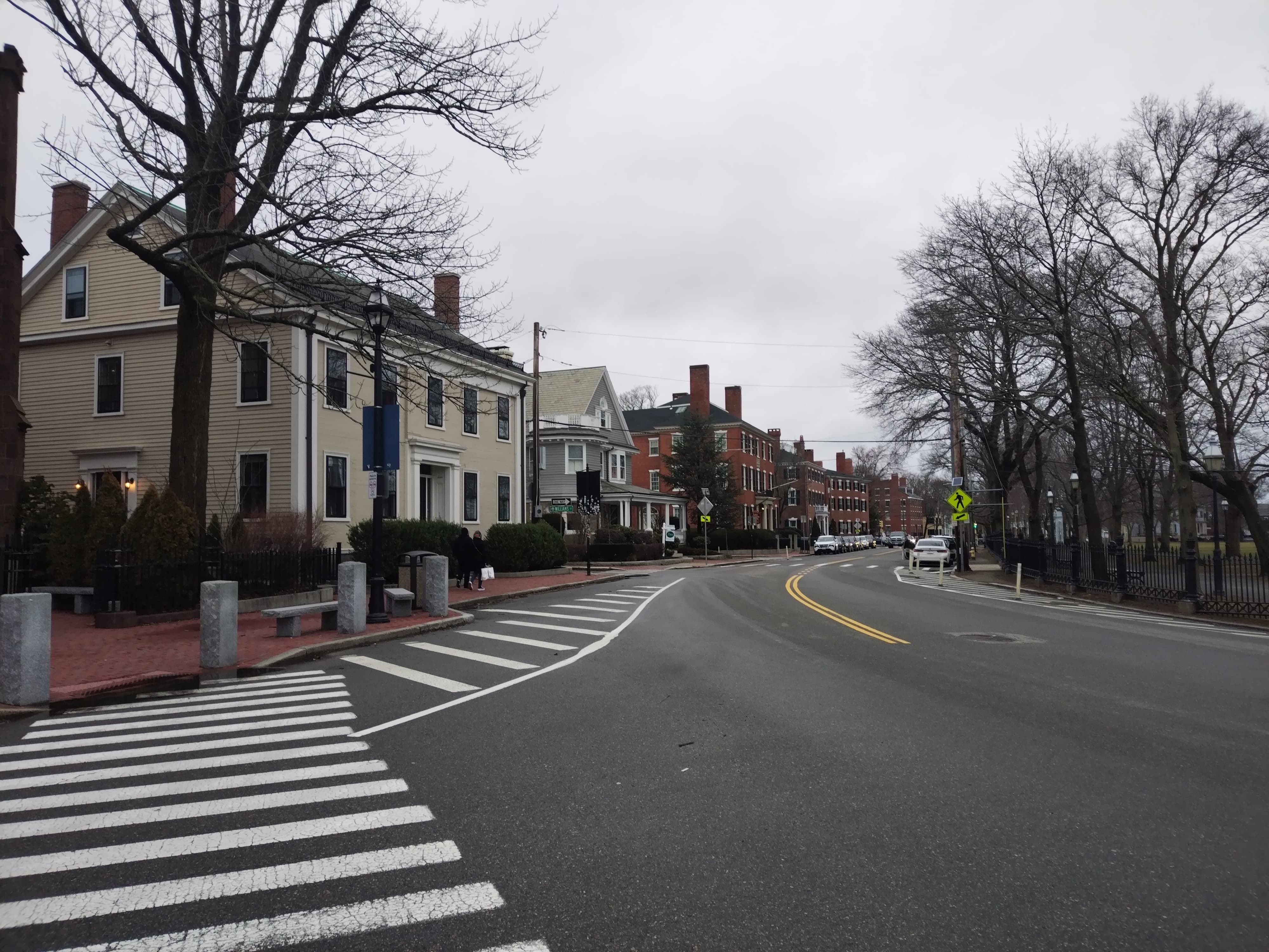 El pasado jueves 7 de marzo, un día después que Liga Deportiva Alajuelense perdiera 4-0 con el New England Revolution por la Concacaf, y antes de irnos al aeropuerto para pasar de Boston a Nueva York, nos la jugamos y ayudados por un tico que vive en Boston, don Eduardo Araya, nos fuimos para Salem, la ciudad más embrujada de todo Estados Unidos y una de las más embrujadas del mundo.