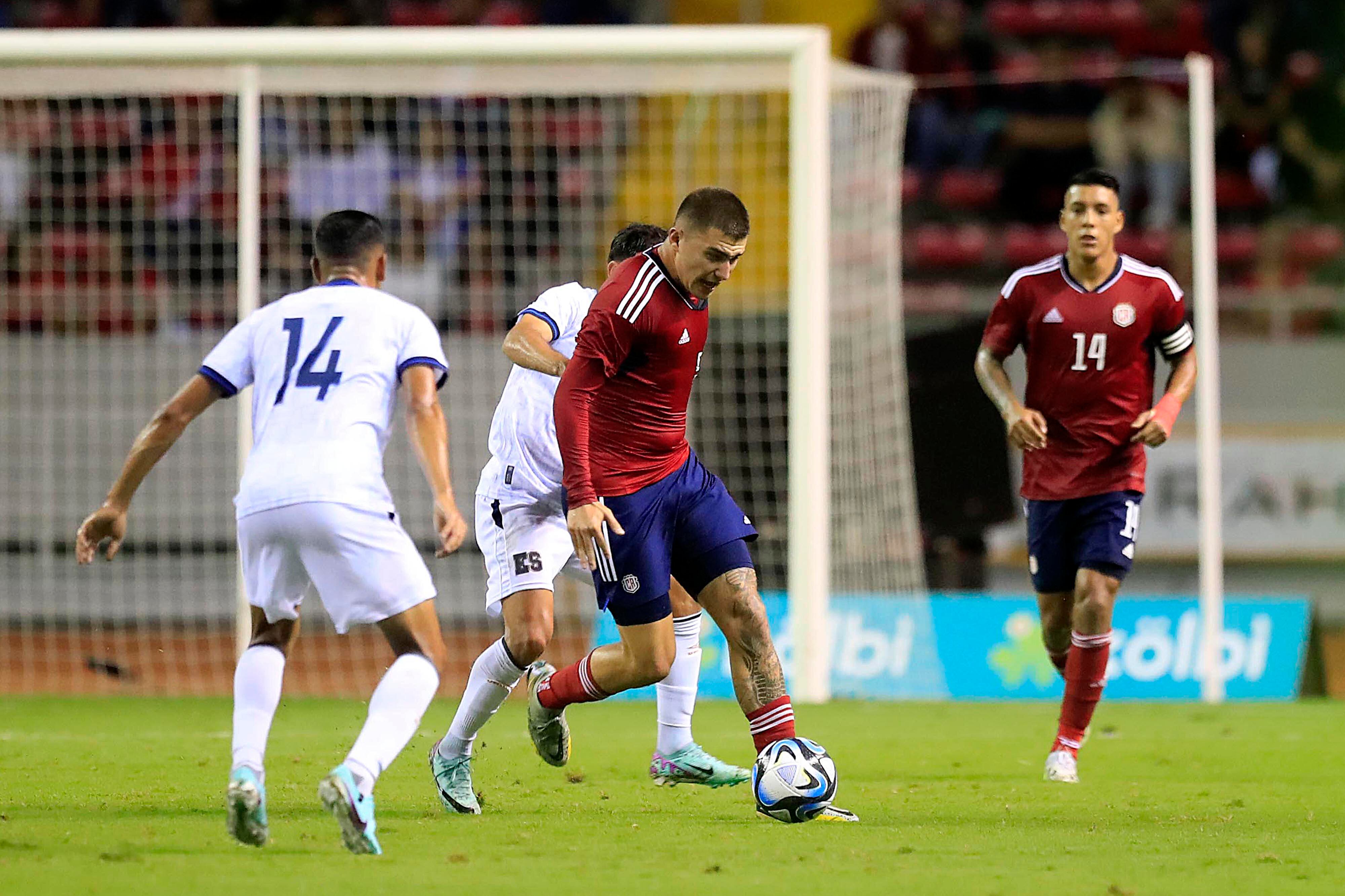 02/02/2024 Estadio Nacional, La Sabana. La Selección Nacional de Costa Rica recibió a su similar de El Salvaldor, en partido amistoso o de fogueo previo al importantísimo juego de La Sele, del próximo mes frente a Honduras, donde se jugará la clasificación a la Copa América. Foto: Rafael Pacheco Granados