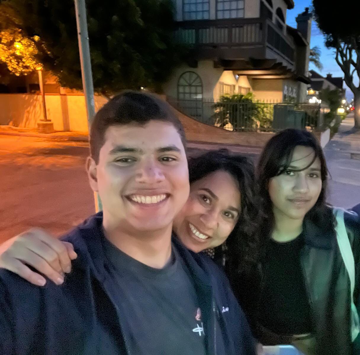 La nicaragüense Claudia Vargas celebró el Día de la Madre lejos de sus hijos