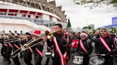 Experiodista de Telenoticias reapareció trabajando en el Festival de la Luz