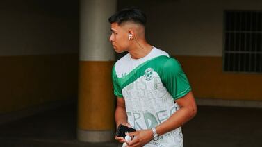 Portero tico en el extranjero hace una fuerte denuncia tras ser sacado del equipo donde jugaba
