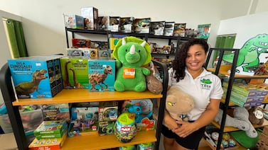 De vender flores en plena pandemia vestida de dinosaurio a empresaria: la historia detrás de T-Rex Tienda de Dinosaurios