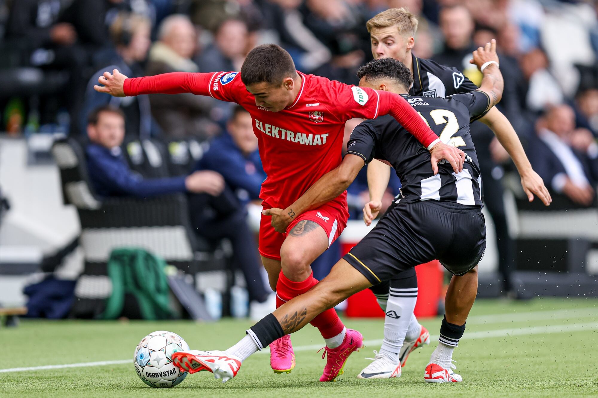 Manfred Ugalde, Twente