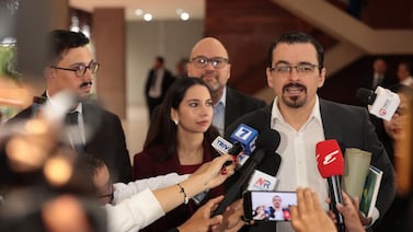 José María Villalta reveló el “lapsus” que tuvo Rodrigo Chaves en la reunión con Laura Fernández