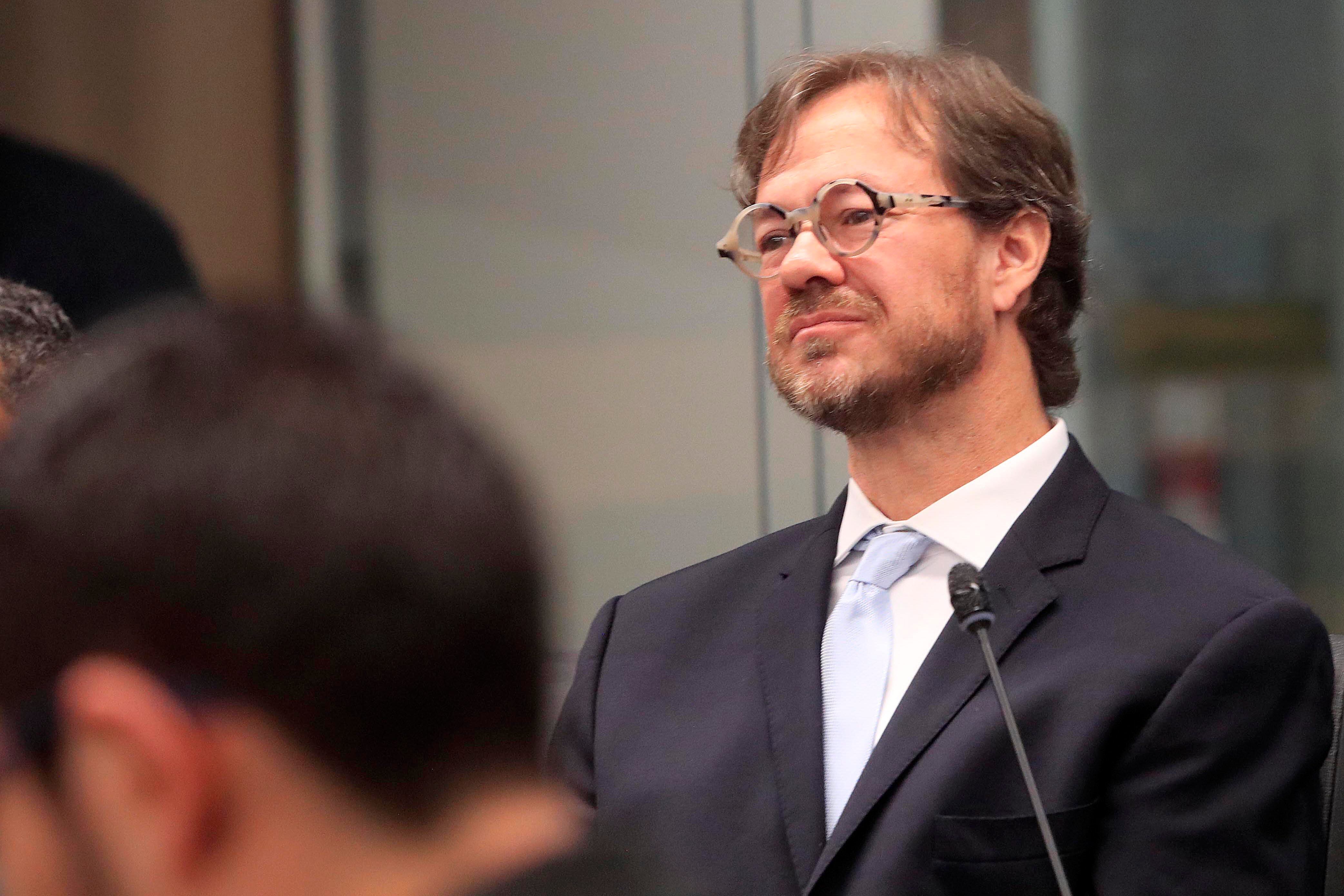 11/12/2023      Asamblea Legislativa. Federico Cruz, asesor del presidente Rodrigo Chaves, conocido como Choreco, comparece ante la Comisión de Financiamiento de Partidos Políticos.
Federico Cruz; Asesor del presidente Rodrigo Chaves; Choreco; Comisión de Financiamiento de Partidos Políticos
Federico Cruz, Choreco, comparece