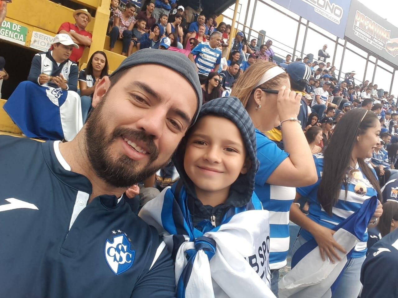 Jeffry Muñoz se la jugará para no dejar de ver los partidos del club de sus amores. Cortesía.