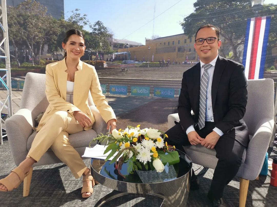 Periodista Natalia Suárez, Telenoticias.