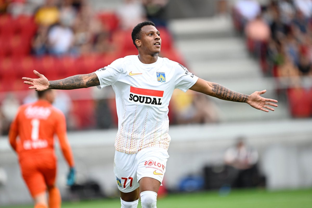 Josimar Alcócer está haciendo de las suyas en Bélgica y tienen encantada a la afición del KVC Westerlo. Foto tomada de las redes sociales del KVC Westerlo.