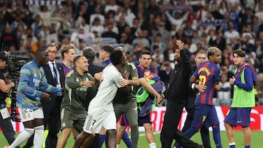 Vea las mejores imágenes del pleito entre el Real Madrid y el Barcelona al finalizar el clásico español