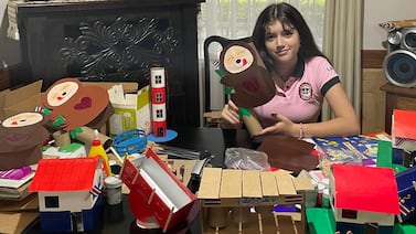 ¡Qué carga! Estudiante se puso un negocito para ayudarle a sus papás con todo lo de la graduación